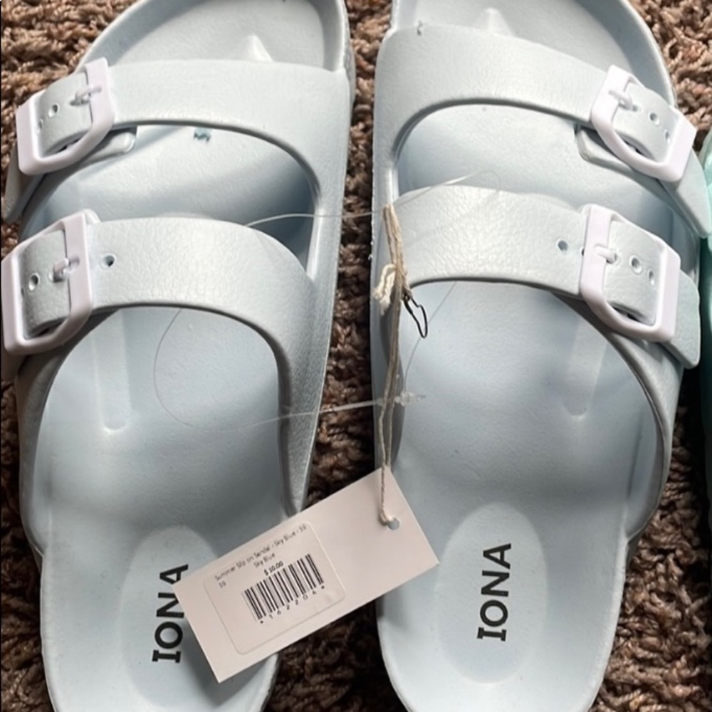 Sandals - Picture 3 of 3